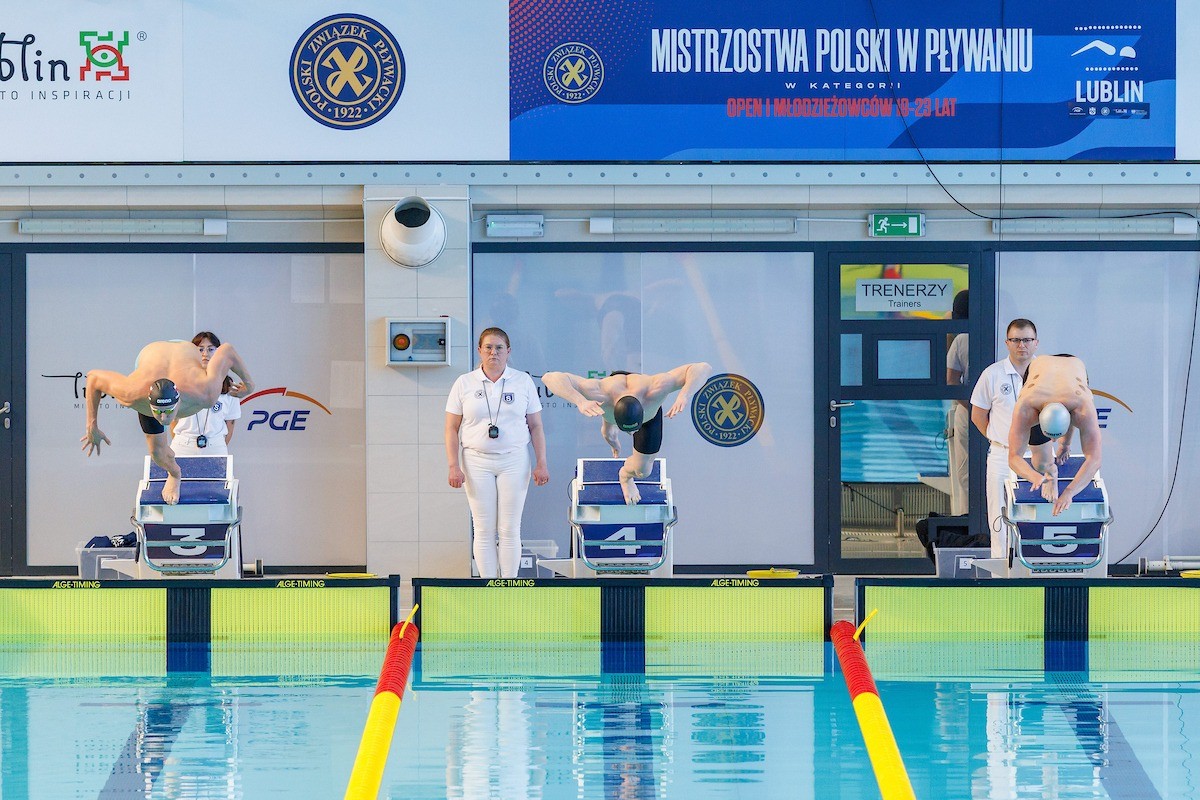 Konrad Czerniak ze srebrem na 50 m motylkiem podczas Mistrzostw Polski! Walka do końca, do minimum na MŚ zabrakło niewiele preview article image