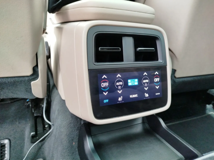 Premium car - image 8 of 8